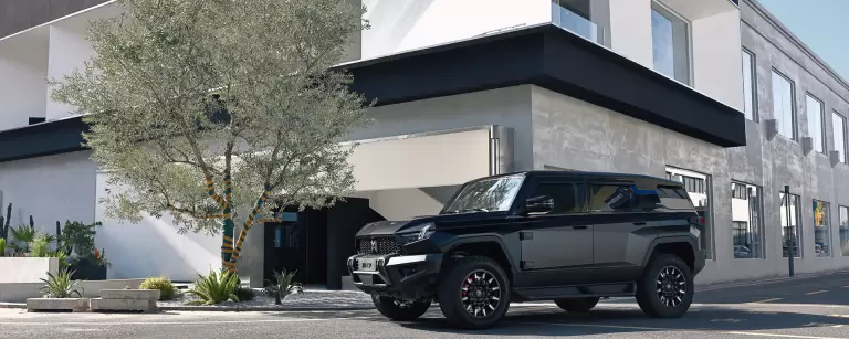 M-HERO Gelände SUV in Schwarz günstig leasen