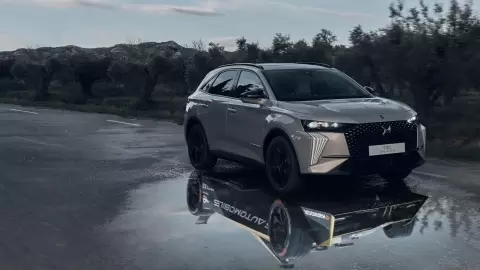 DS 7 Neuwagen in Silber günstig kaufen bei Baldegger in Oberuzwil