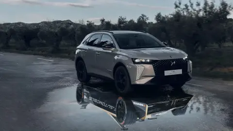 DS 7 Neuwagen in Silber günstig kaufen bei Baldegger in Oberuzwil