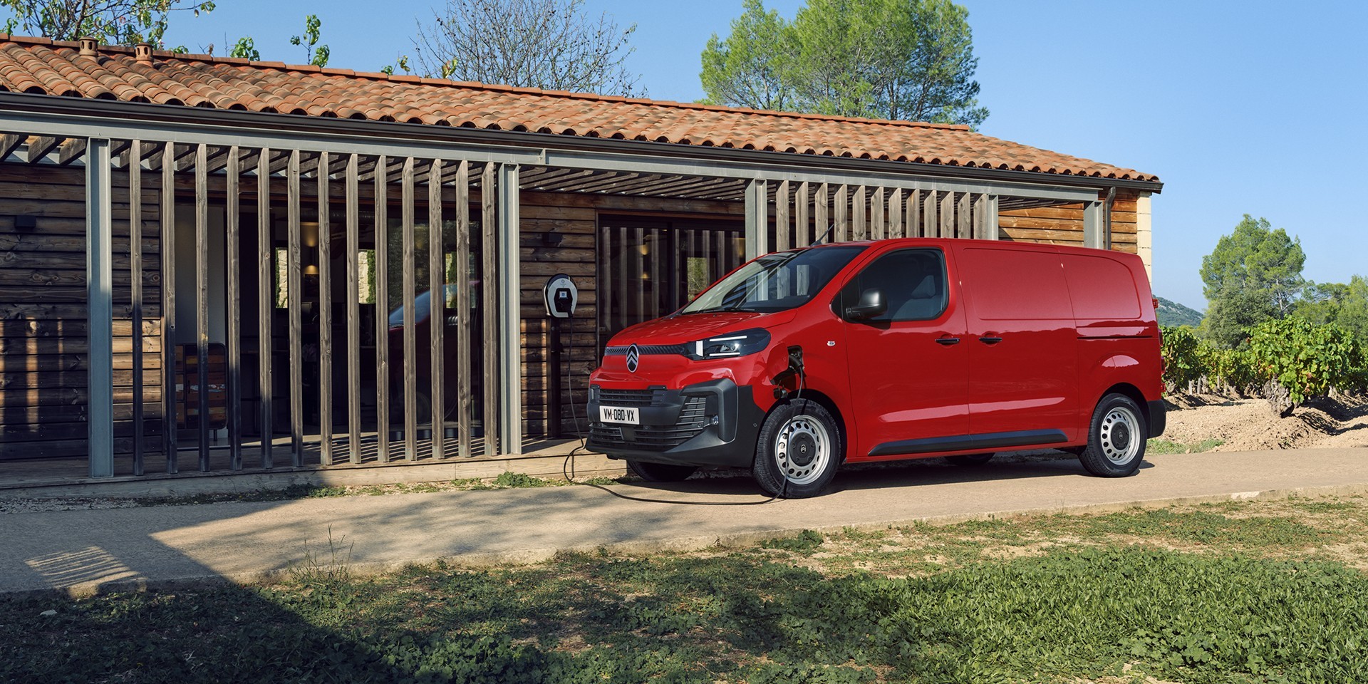 Citroen Jumpy elektro Nutzfahrzeug in Rot jetzt testen bei Baldegger in Oberuzwil