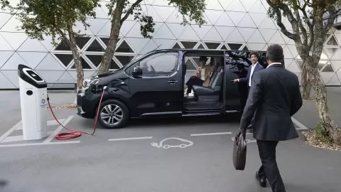 Citroen Spacetourer Elektro bei uns günstig leasen