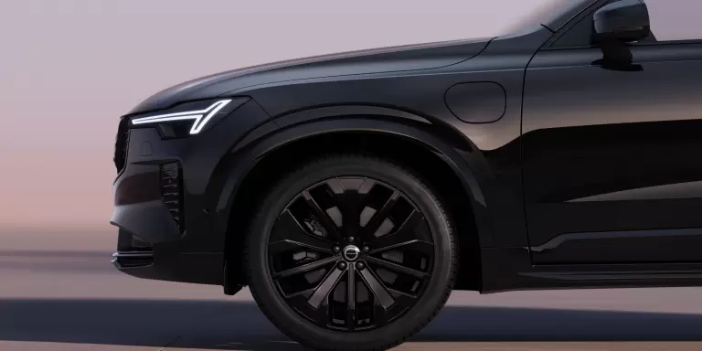 Volvo XC90 Black Edition in Onyx Black probefahren.