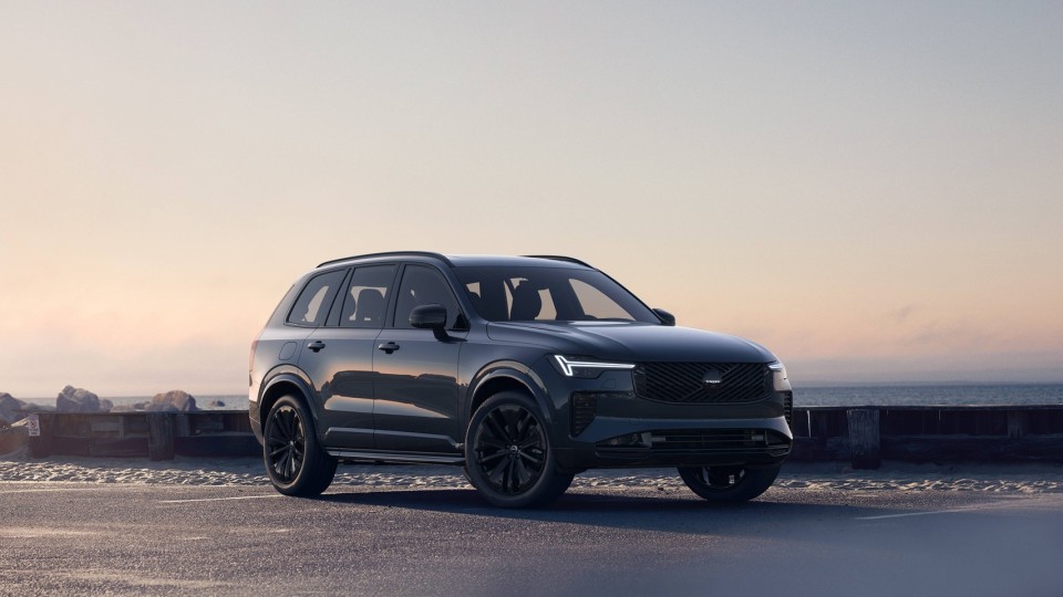 Volvo XC90 Black Edition in Denim Blue