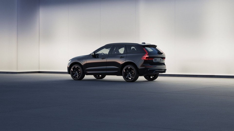 Volvo XC90 Black Edition in Onyx Black jetzt leasen.