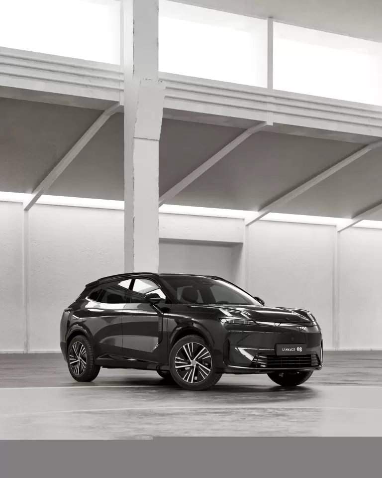 Lynk & Co 08 Plug-in Hybrid