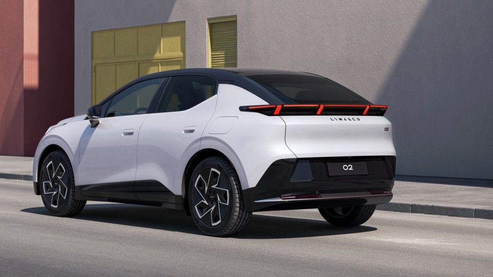 Lynk & Co 02 in Weiss günstig leasen bei der BALDEGGER GROUP.