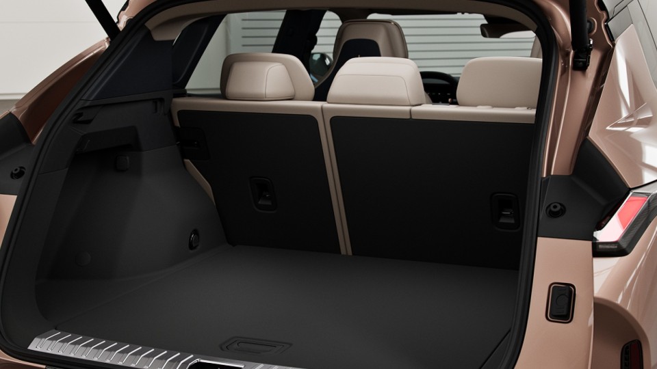 Lynk & Co 08 das Platzwunder entdecken bei der BALDEGGER GROUP.