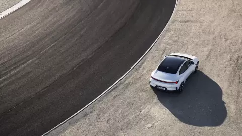 Polestar 3 in Weiss und alle weiteren Polestar Modelle sind in unseren qualifizierten Hochvoltwerkstätten in besten Händen.