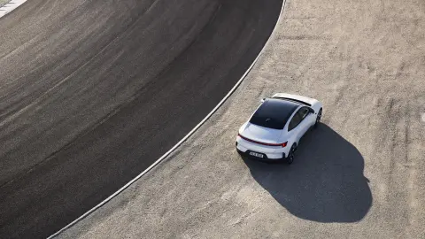 Polestar 3 in Weiss und alle weiteren Polestar Modelle sind in unseren qualifizierten Hochvoltwerkstätten in besten Händen.