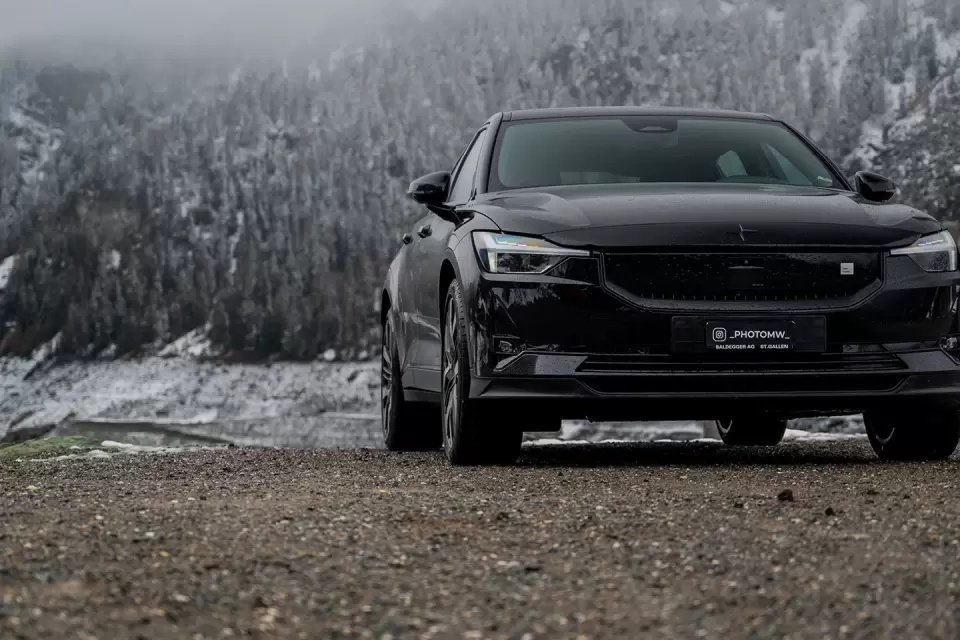 Polestar 2 Dual Performance in Schwarz als Exlusive Car by Baldegger kaufen