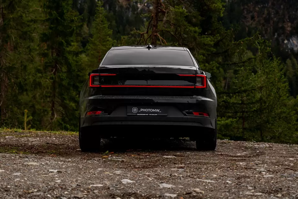 Polestar 2 Dual Performance in Schwarz als Exlusive Car by Baldegger probefahren