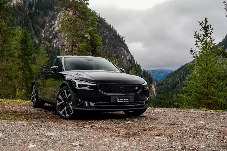 Polestar 2 Dual Performance in Schwarz als Exlusive Car by Baldegger kaufen