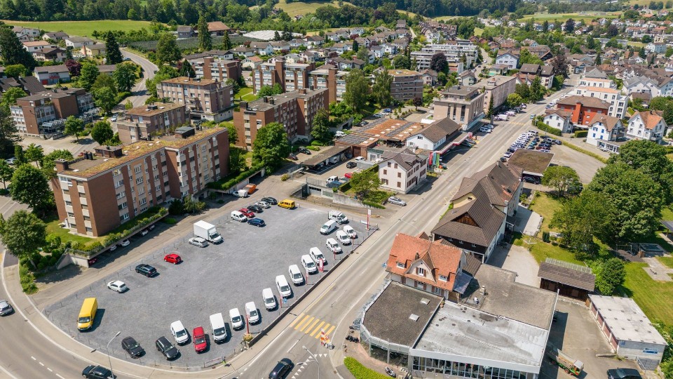 Volvo Occassionsplatz mit Volvo Selekt Gebrauchtwagen in Oberuzwil
