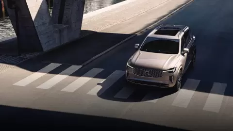 Volvo XC90 in Bright Dusk jetzt entdecken