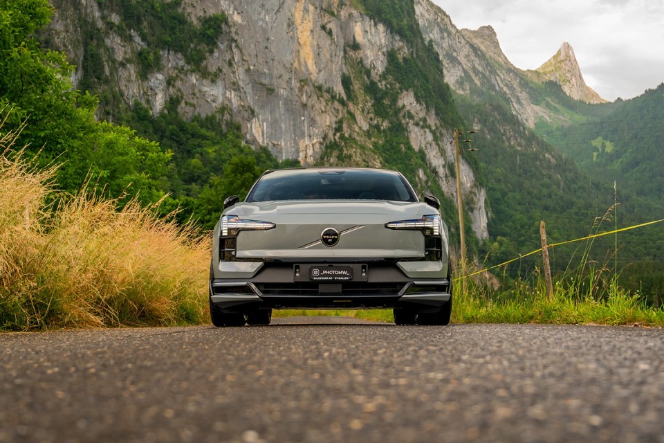 Volvo EX30 HEICO Sportiv jetzt kaufen bei Baldegger