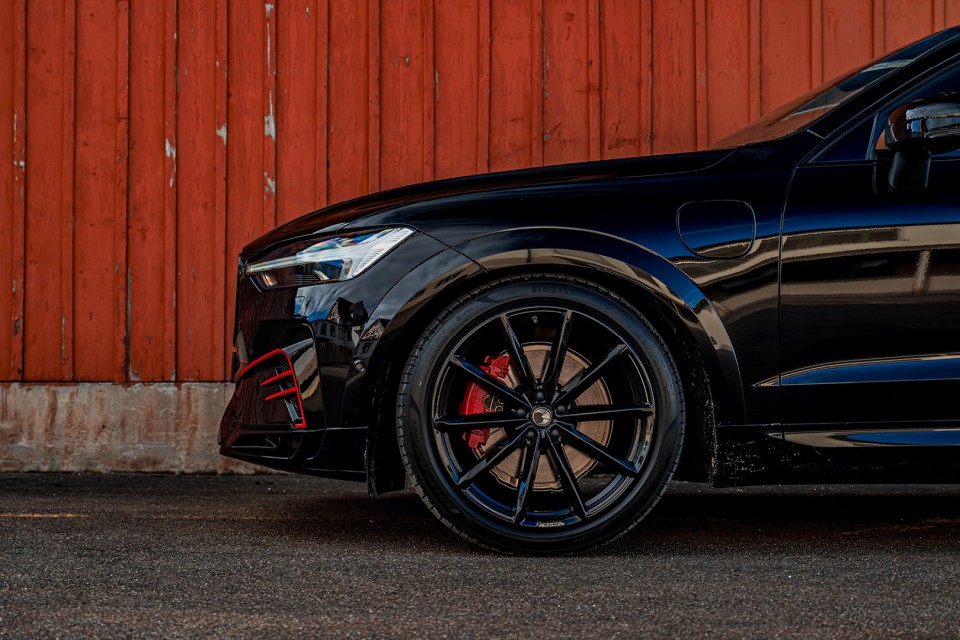 Volvo XC60 Black Edition mit HEICO Sportiv Veredelung und Tuning und Spezial Lackierung leasen