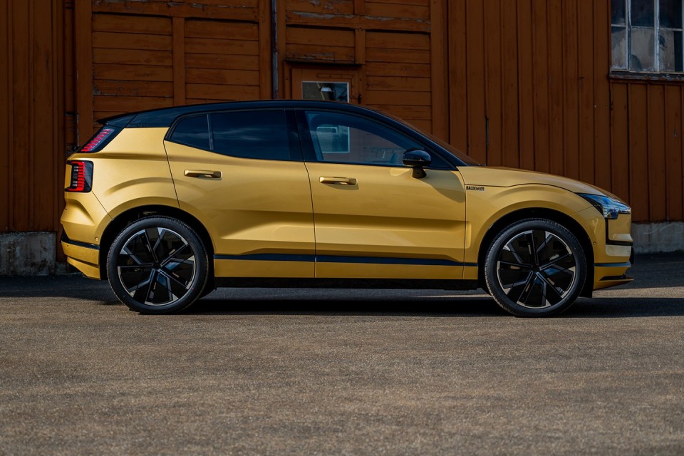 Volvo EX30 Gold Edition by Baldegger Exclusive Cars leasen