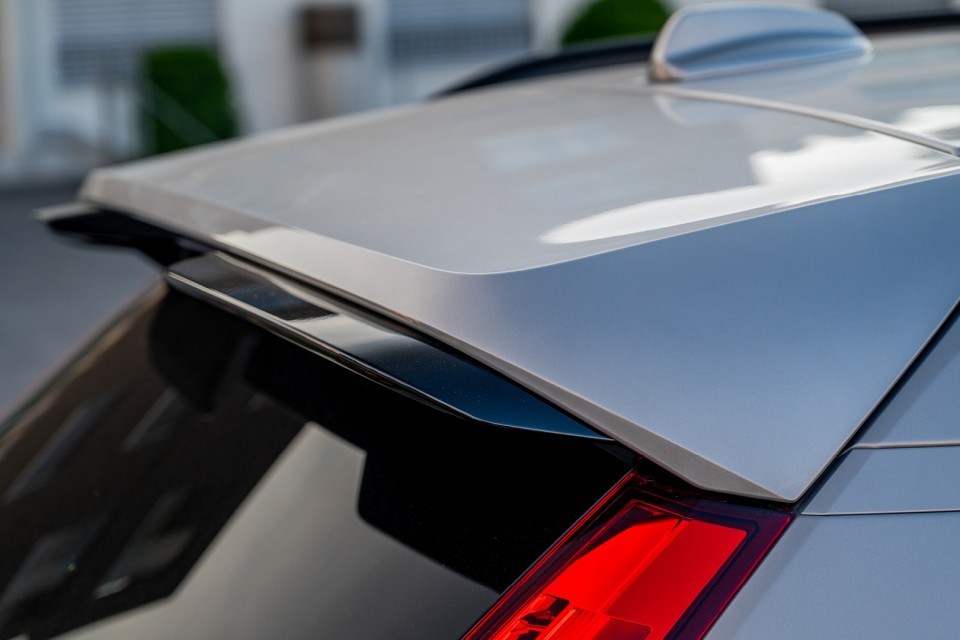 Volvo XC40 Albino mit HEICO Sportiv Umbau und Bodyparts in Wagenfarbe jetzt leasen