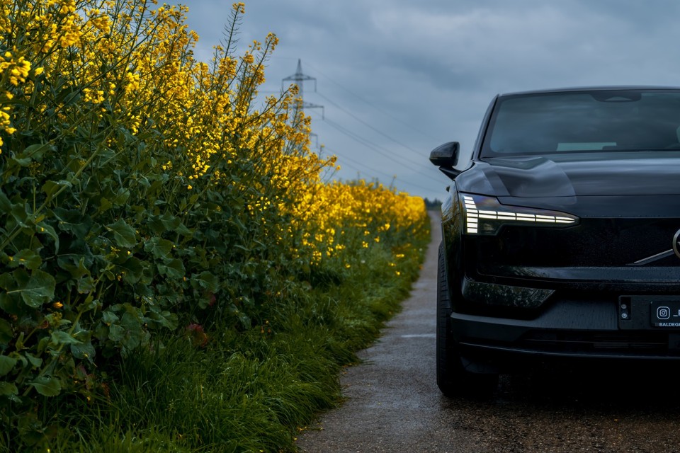 Volvo EX30 the Bat by BALDEGGER EXCLUSIVE CARS mit HEICO Sportiv Veredelung