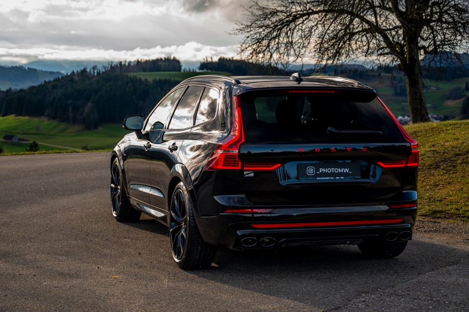 Volvo XC60 Black Edition mit HEICO Sportiv Veredelung und Tuning und Spezial Lackierung