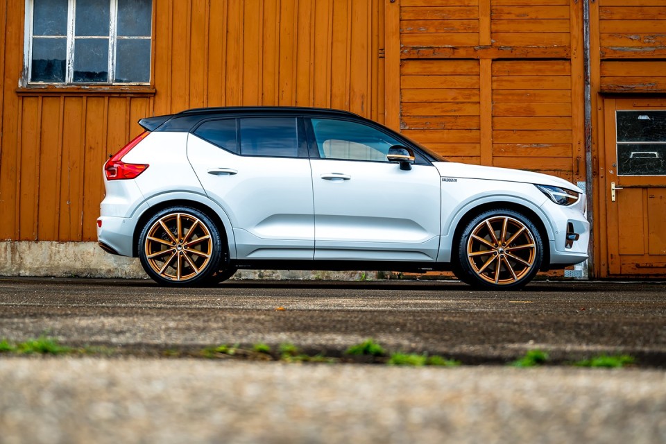 Volvo EX40 Heico White/Kupfer Exclusive Cars by BALDEGGER GROUP.