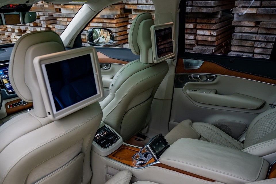 Volvo XC90 T8 Excellence by BALDEGGER GROUP jetzt kaufen.