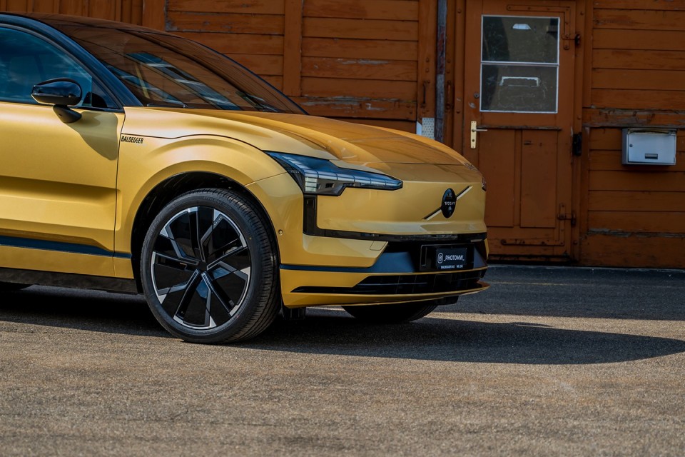Volvo EX30 Gold Edition by Baldegger Exclusive Cars kaufen