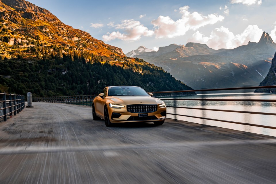 Polestar 1 Gold Edition by Baldegger Exclusive Cars jetzt exklusiv in der Ostschweiz