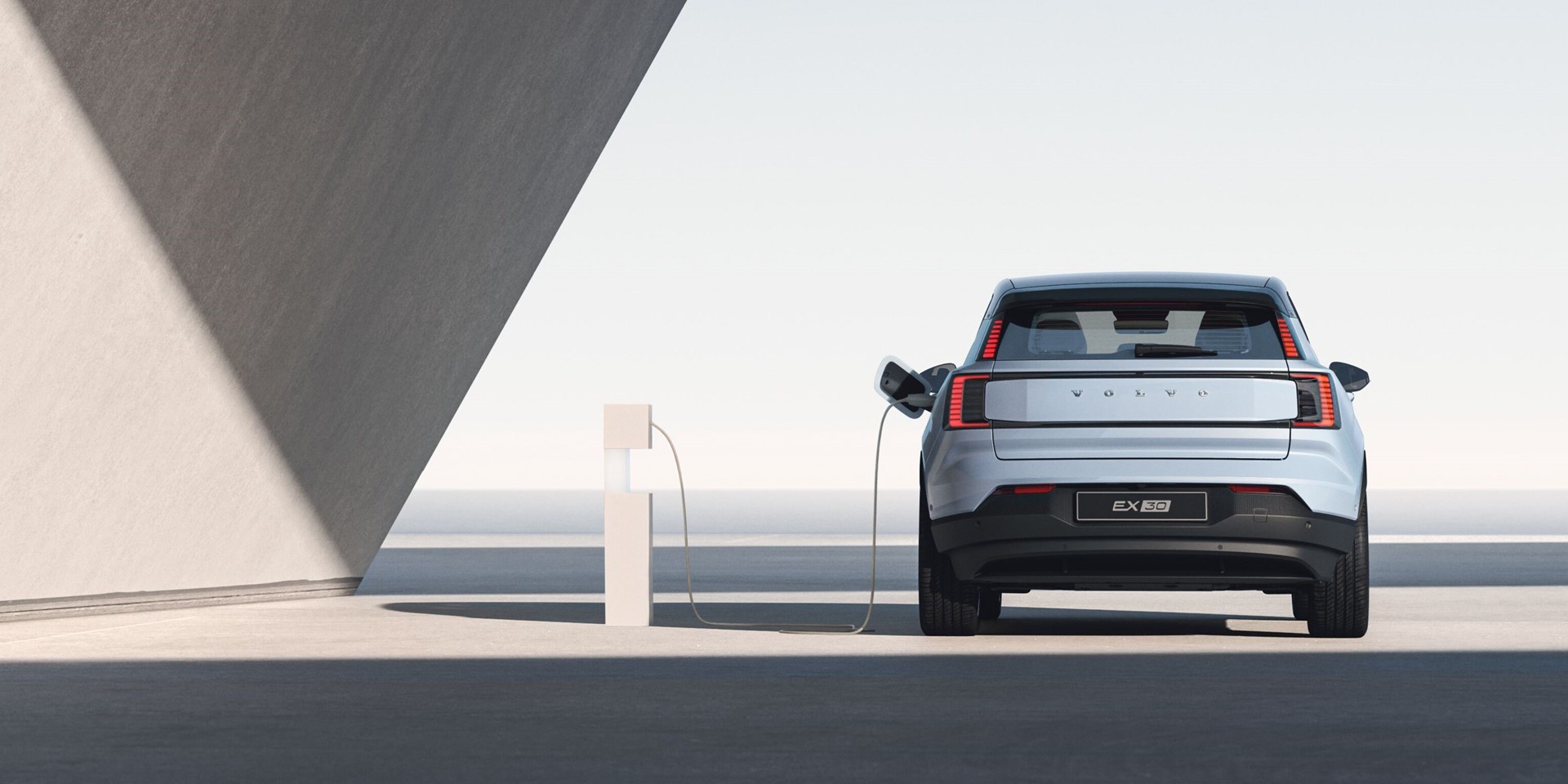 Volvo EX30 in Cloud Blue elektrische Reichweite bei Testfahrt entdecken