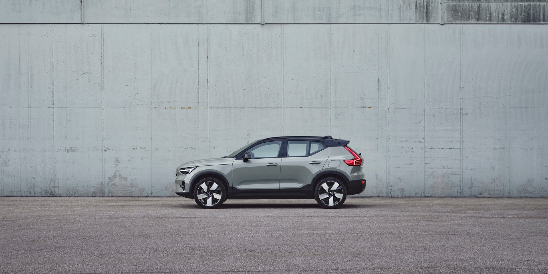 Volvo EX40 vollelektrische Neuwagen in Sage Green entdecken