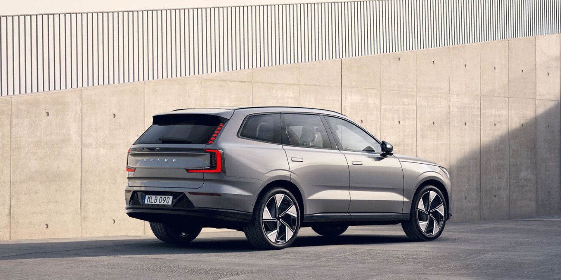 Volvo EX90 in Aurora Silver günstig Leasen