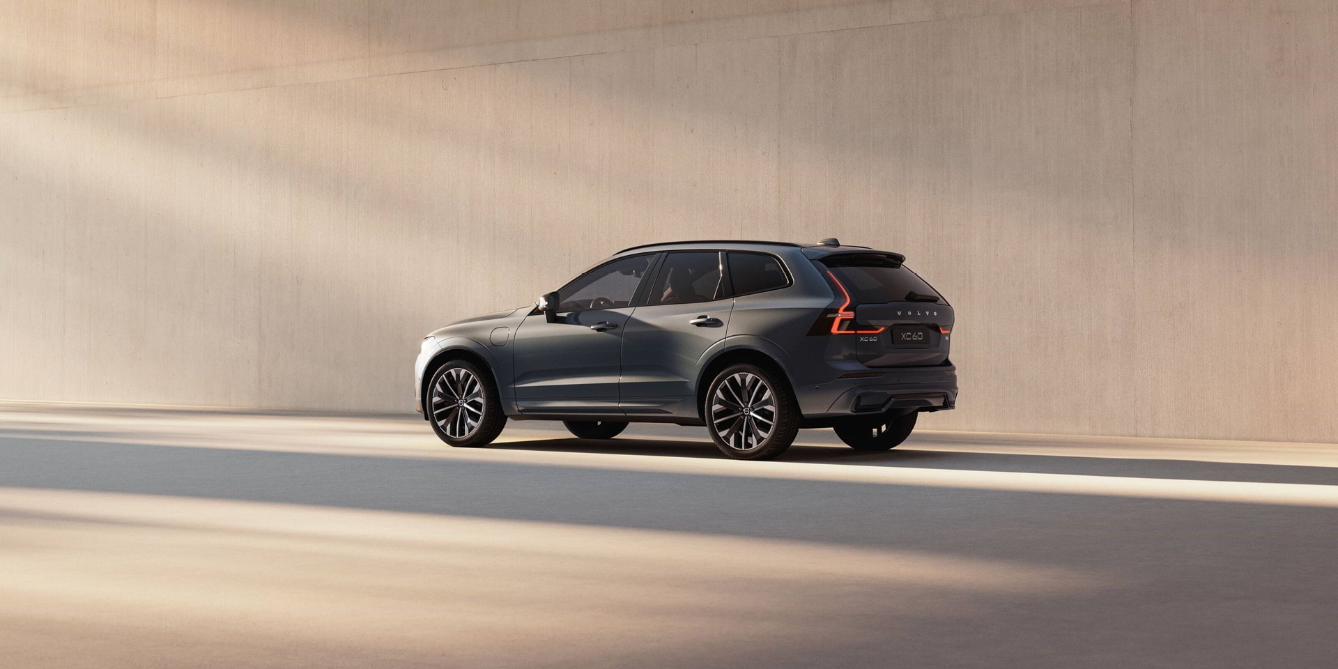 Volvo XC60 in Forest Lake Green als PlugIn Hybrid testfahren