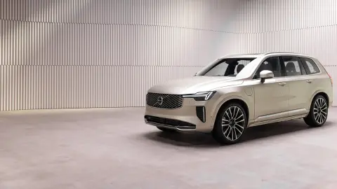 Volvo XC90 in Bright Dusk mit 7 Sitzen kaufen bei Baldegger