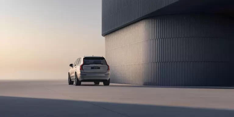 Volvo XC90 in Bright Dusk Plug In Hybrid probefahren