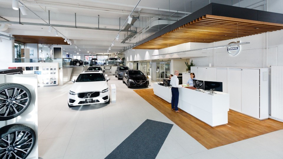 Volvo Showroom Wil mit grosser Volvo Neuwagen Ausstellung